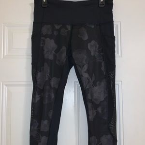 Like new Lululemon High Rise leggings 10